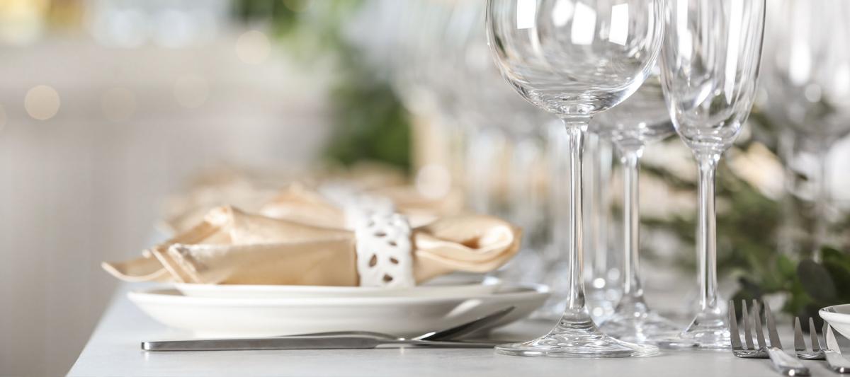 Nous produisons des conserves et de plats cuisinés en bocaux pour les restaurants, les cafés, la restauration rapide.